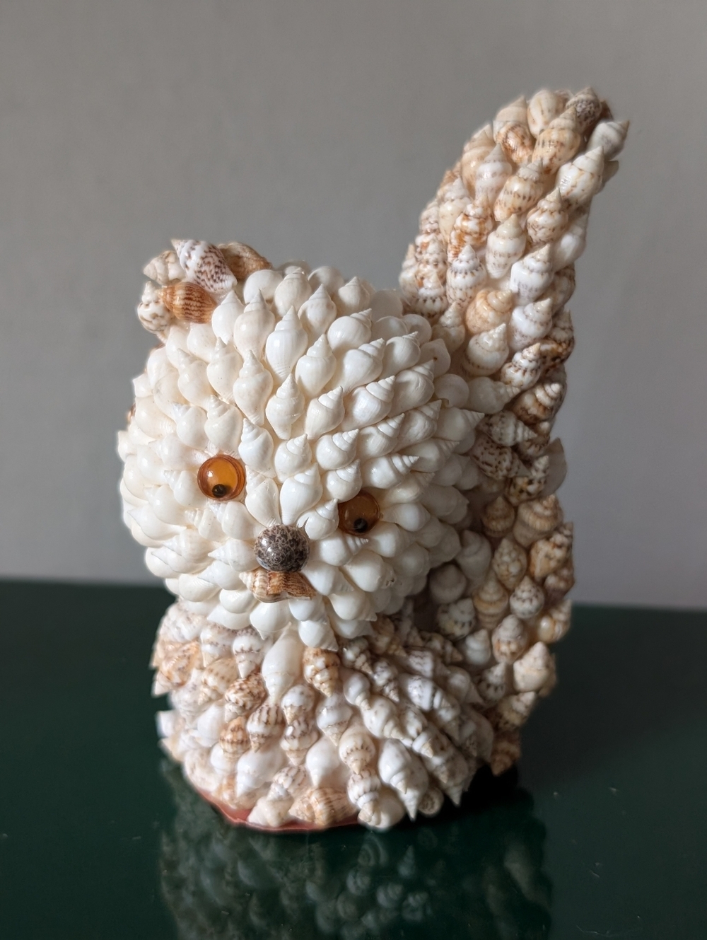 Vintage 90's Seashell Encrusted Cat Figurine - Picture 4 of 9